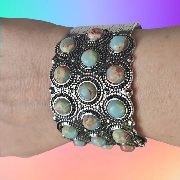 Southwestern Style Cuff Bracelet Silver - Picture 2 of 2